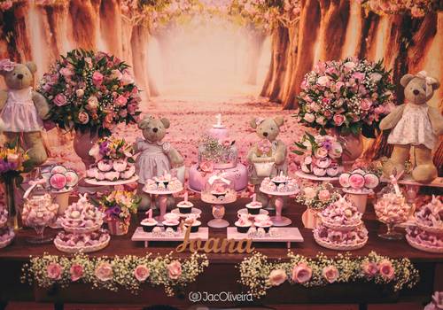Decoração fofa de ursinhas para 1º aninho de uma menina