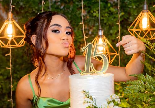 15 Anos de 15 ANOS LAURA