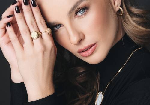 Publicidade de Nuria Jóias