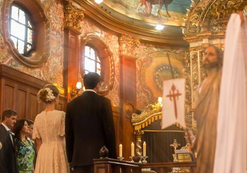 Sabe por que a noiva fica do lado esquerdo do Altar????