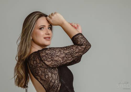 Estúdio de Ensaio Feminino em Estúdio - Gabriela