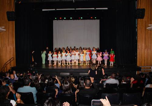 Corporativo de Escola de Música Nina Santana