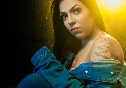 Ensaios de  Alyne Albuquerque - Luz, camera, mulher