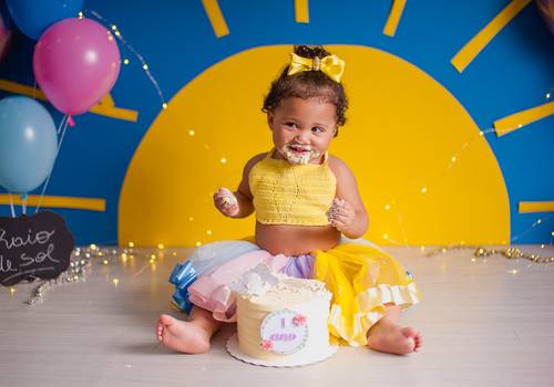 Aniversários Infantis de Smash The Cake Da Helena - Tema Raio de Sol