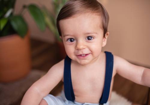 Crianças de Smash the cake do Júlio