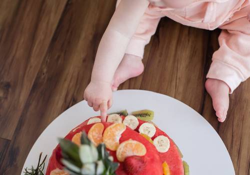 Crianças de Smash the fruit da Joana