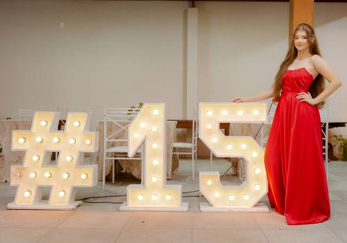 Debutante de Festa de 15 anos - Sofia