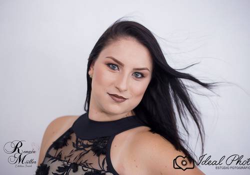 Retrato /institucional de Renata -Estética facial