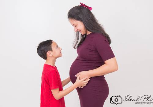 Gestantes  de Alair e o mano João Vitor a espera da Ana Julia