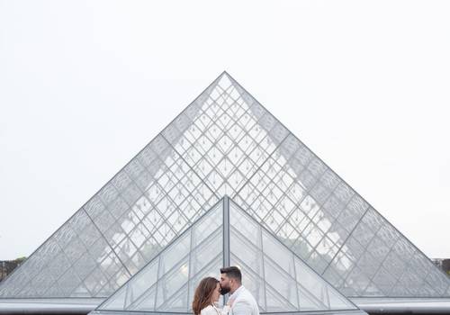 Casais em Paris de Sessão fotográfica em Paris Sil Moraes e Douglas