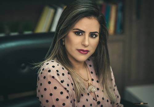 Reposicionamento de Imagem de Dra Lívia Brancher Gravina