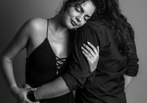 Ensaios de Ensaio Fotográfico de Casal: Estúdio Fotográfico - Thais e Guilherme