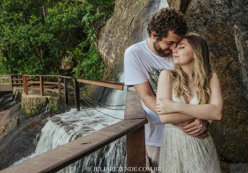 Ensaios de Ensaio Fotográfico Pré Wedding: Praia de Pitangueiras Guarujá - Camila e Leonardo