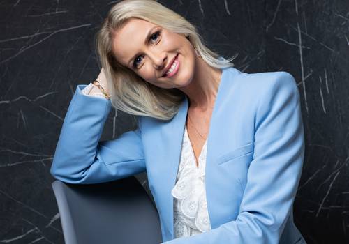 Corporativo de Lara Ruschel