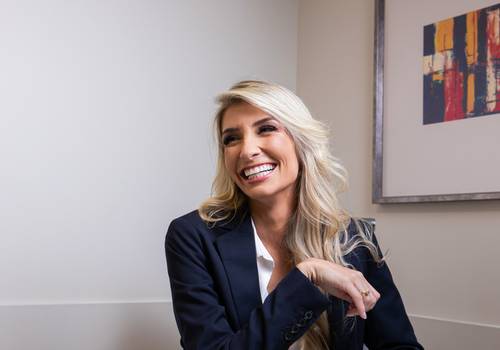 Corporativo de Luana Carloto