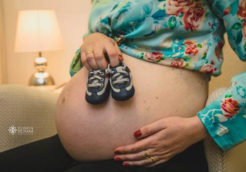 Gestante de à espera do Príncipe Thomas