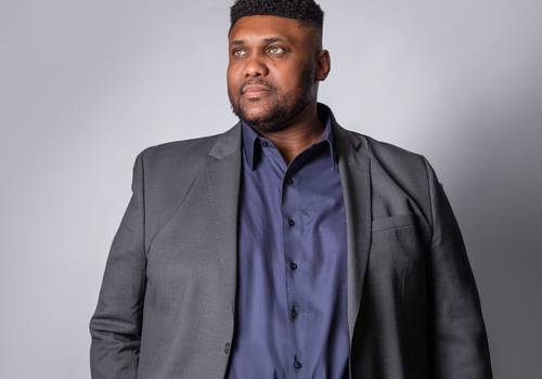 Corporativo de ENSAIO CORPORATIVO BISPO- ROBERTO