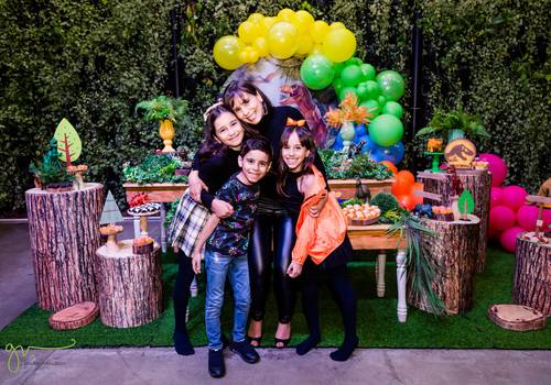 Aniversário de 8 anos do Victor e 9 anos da Heloísa