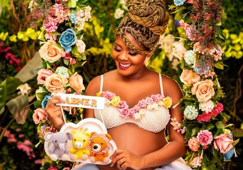 Ensaio de gestante em Estúdio de Mamãe Larissa Lacerda