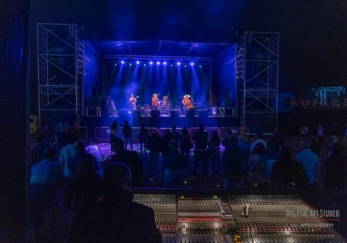 Espetáculos de Os Creuzebeks