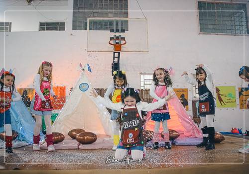 Educação de Festa da família, 2ª noite, 14/08