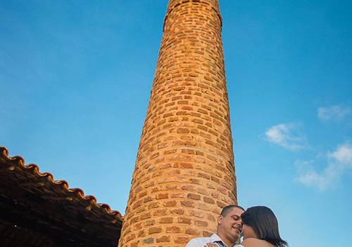 TRASH IT de Tayná e Fernando