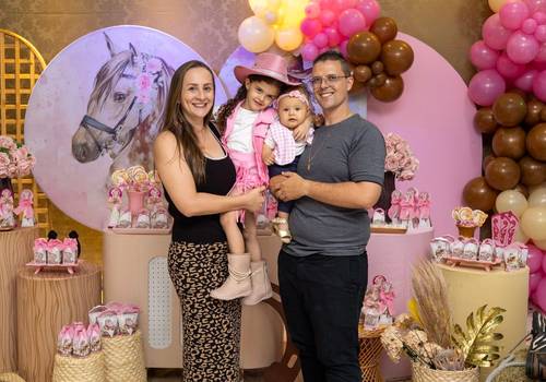 Aniversário Infantil  de Aniversário da Laura – 4 Anos da pequena boiadeira 