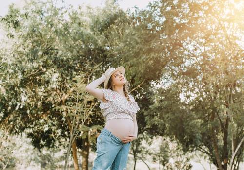 Gestante de Doce espera de Lara
