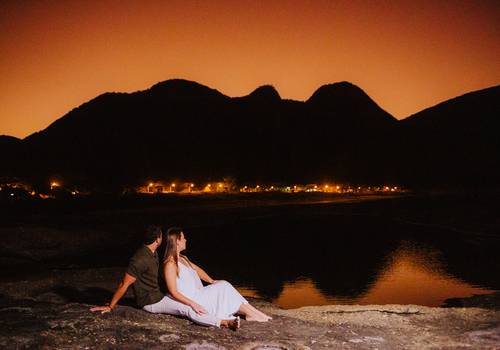 Pré Wedding de Ensaio de Casal no Nascer do Sol em Itacoatiara | Vanessa & Gustavo