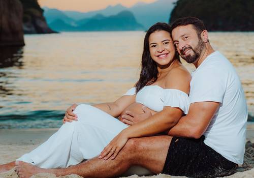 Gestante de Ensaio de Gestante na Praia de Piratininga | Lydia e Guto à espera do Bento