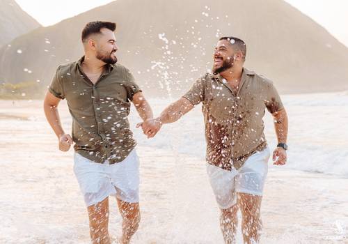 Pré Wedding de Ensaio de casal ao Amanhecer na Praia de Itacoatiara | Júnior e Alisson