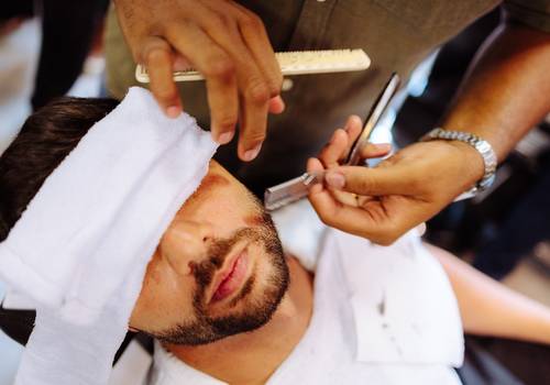 Comercial de Falcones Barber Shop em Niterói
