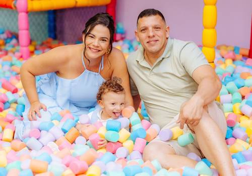 Infantil e Família  de Aniversário na Casa de Festas Laura Festas e Eventos | 1 ano do Rael
