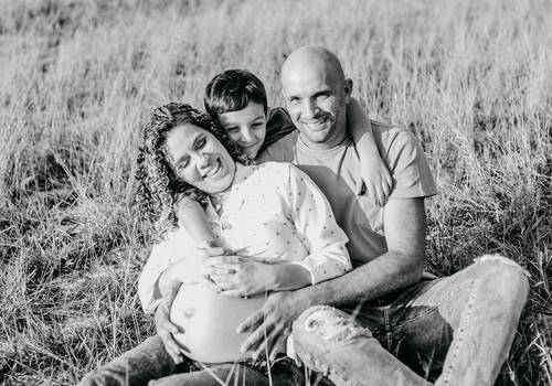 Gestante de Ensaio Gestante em Camboinhas, Niterói | Janaína e Leonardo à Espera da Laura