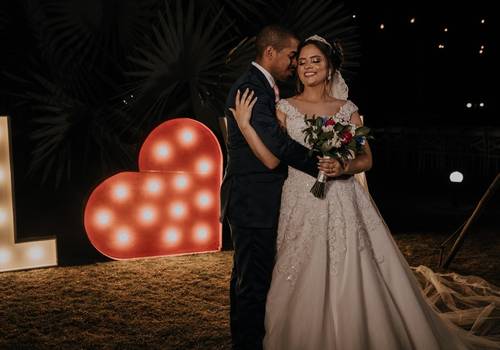 Histórias reais de Carol e João