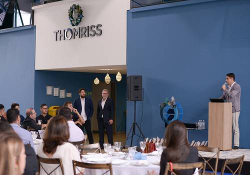 Corporativo de THOMRISS CONFRATERNIZAÇÃO