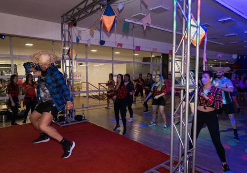 Esportes de Aulão Fit Dance de Festa Junina