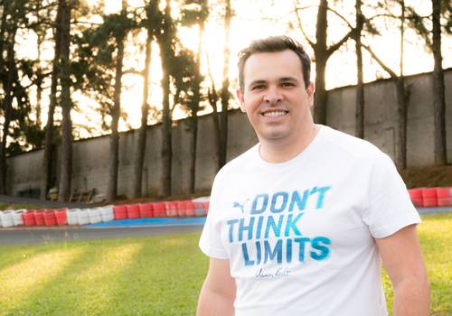 Retrato Corporativo de Tiago Mendonça