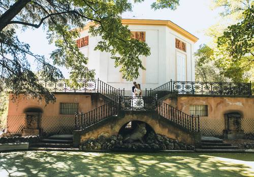 POSTBODA de POSTBODA EN EL PARQUE DEL CAPRICHO | FRAN + VANESSA
