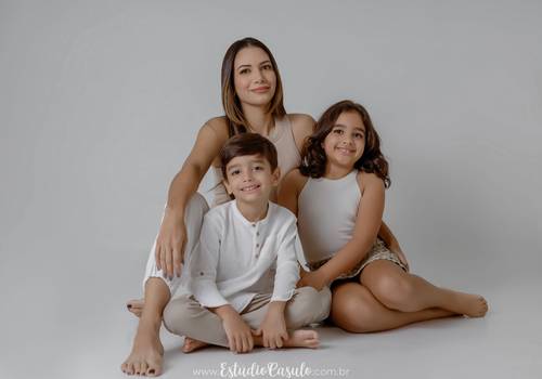 Família de Eva e Benício com a mamãe Larissa