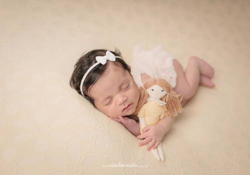 Newborn de Maria Isis