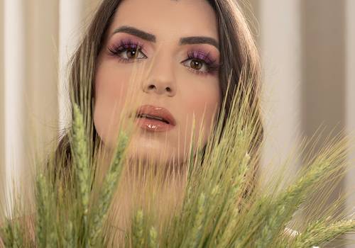 Editorial de Camila Mazur | A Bela de Campo Magro
