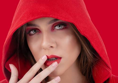 Editorial de Yngrid Konrath | Red on Red