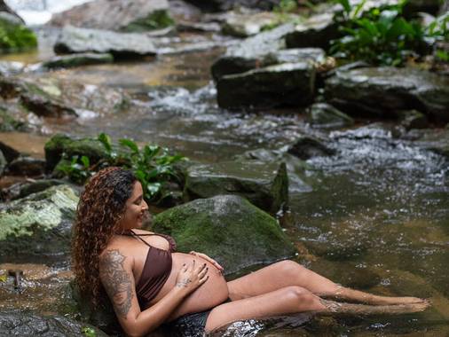 Ensaios de Gestantes de Ensaio de Gestante na Cachoeira: Beatriz + Welington = Ravi e Ícaro 