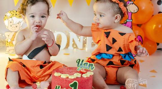 Smash the Cake de Bambam e Pedrita