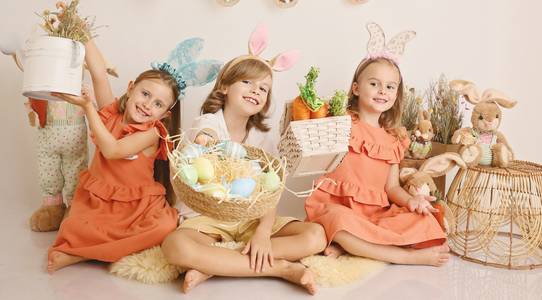 Mini-ensaios de Páscoa - Enzo, Evie e Angelina