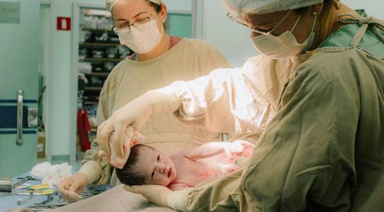 PARTO de NASCIMENTO ARTHUR