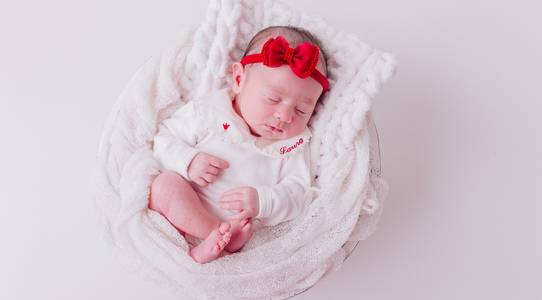 NEWBORN de LAURA
