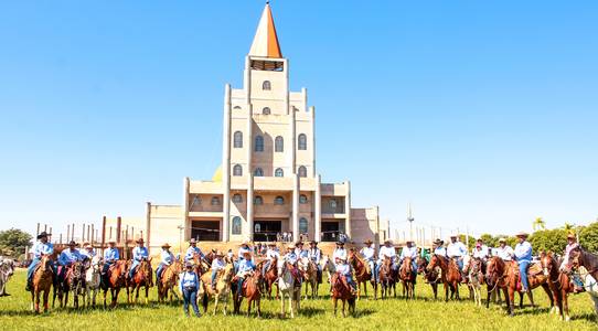 Esporte de Cavalgada com Equinos 