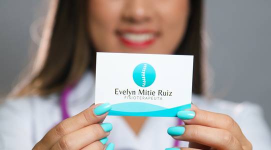 Perfil Profissional de Fisioterapeuta - Evelyn Ruiz